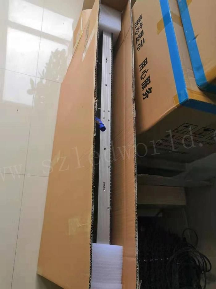 LED Transparent Screen Indoor Light Weight Easy Installation P3.9-P7.8