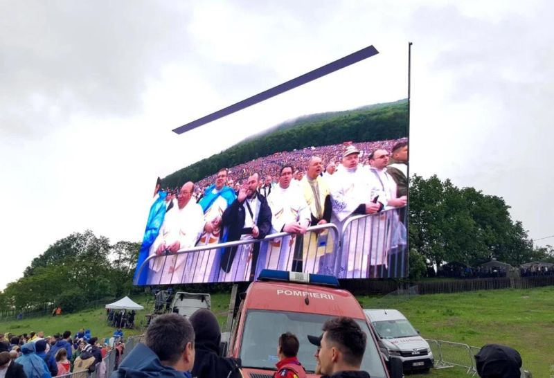 P4 Outdoor LED Mobile Billboard Display Screen