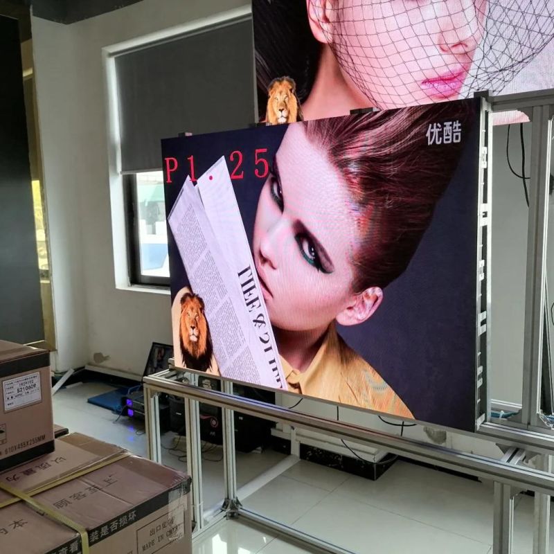 P2.5 Indoor / Outdoor LED Display Advertising Board Screen