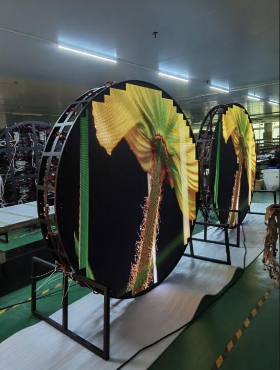 Middle Size P4 Waterproof LED Advertising Display Module Outdoor Double Sided Round LED Screen