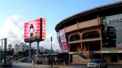 Double &simg; Olumn Installation LED Display CCC, CF (You tube)