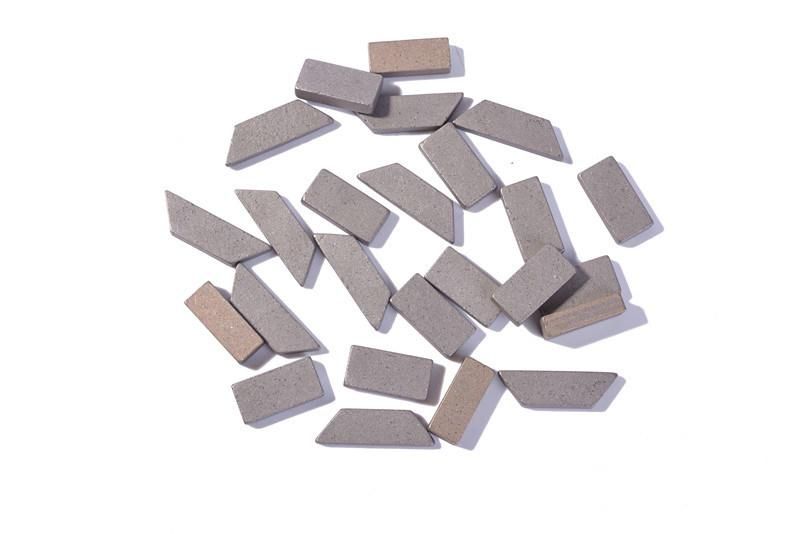 24*6.6/7.4*15mm 5.5mm Multi Blade Diamond Segment for Cutting Hard Granite with Fast Speed